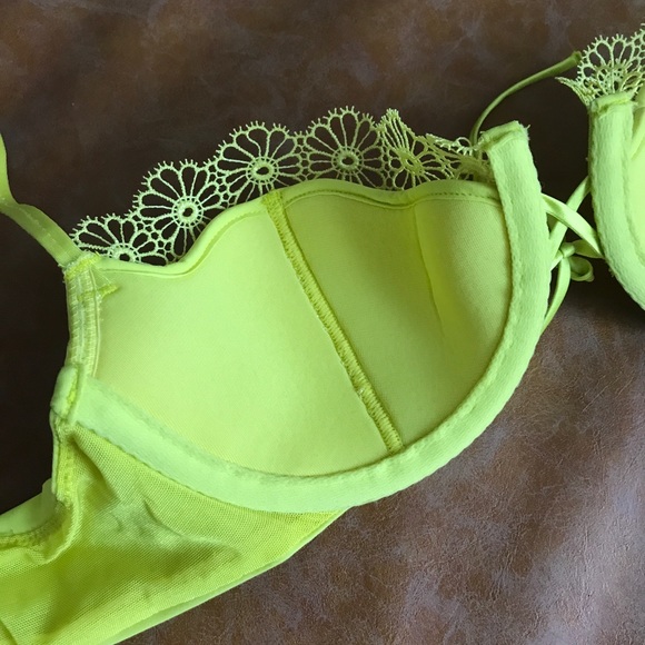 Victoria’s Secret bra - Picture 2 of 3
